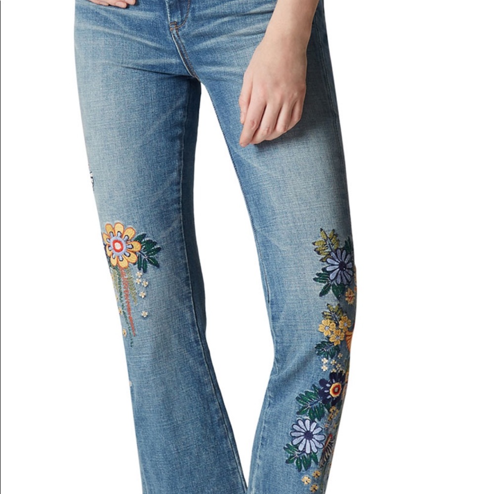 ✨✨HOST PICK ✨✨Blank NYC embellished jeans